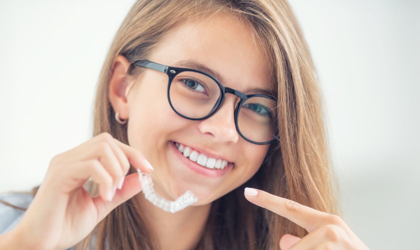 3 New Year’s Resolutions for a Perfect Smile with Orthodontics